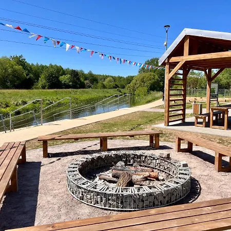 Kolobrzeska Prl With Modern Touch アパート *