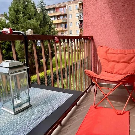 Kolobrzeska Prl With Modern Touch