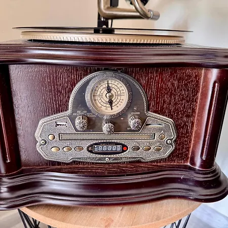 Kolobrzeska Prl With Modern Touch アパート