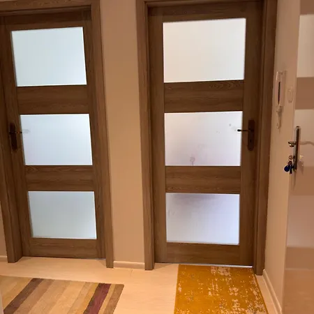 Kolobrzeska Prl With Modern Touch Lägenhet *