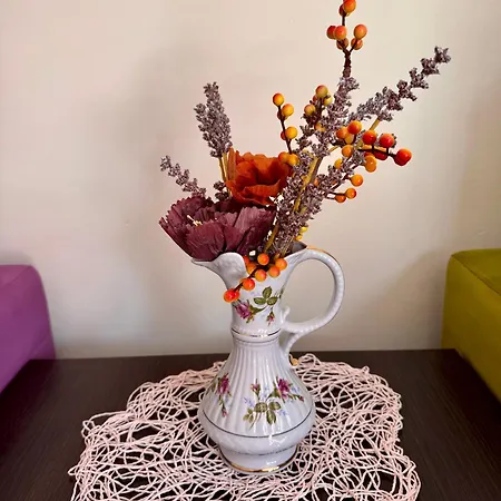 Kolobrzeska Prl With Modern Touch Apartment