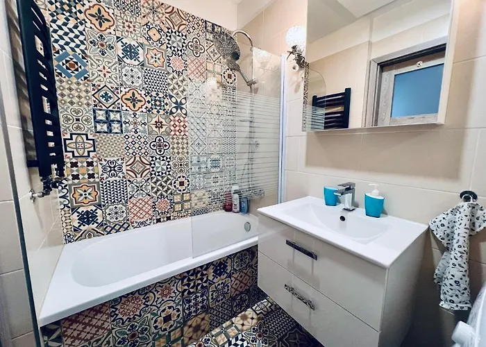 Kolobrzeska Prl With Modern Touch