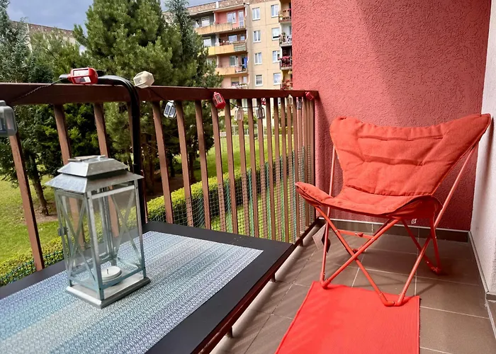 Kolobrzeska Prl With Modern Touch