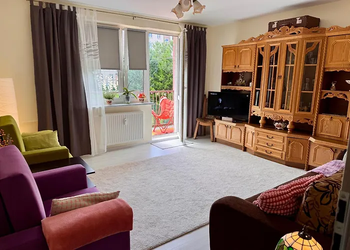 Kolobrzeska Prl With Modern Touch